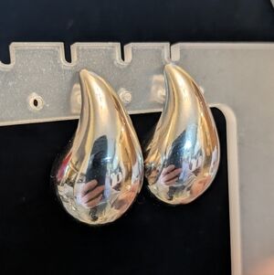 Silvertone Teardrop Earrings Pierced
